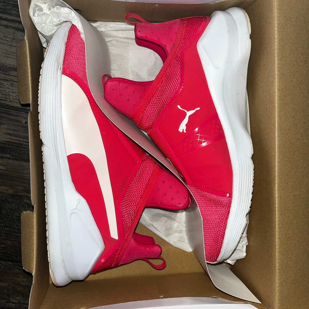 Women’s Puma slip on size 10 shoe